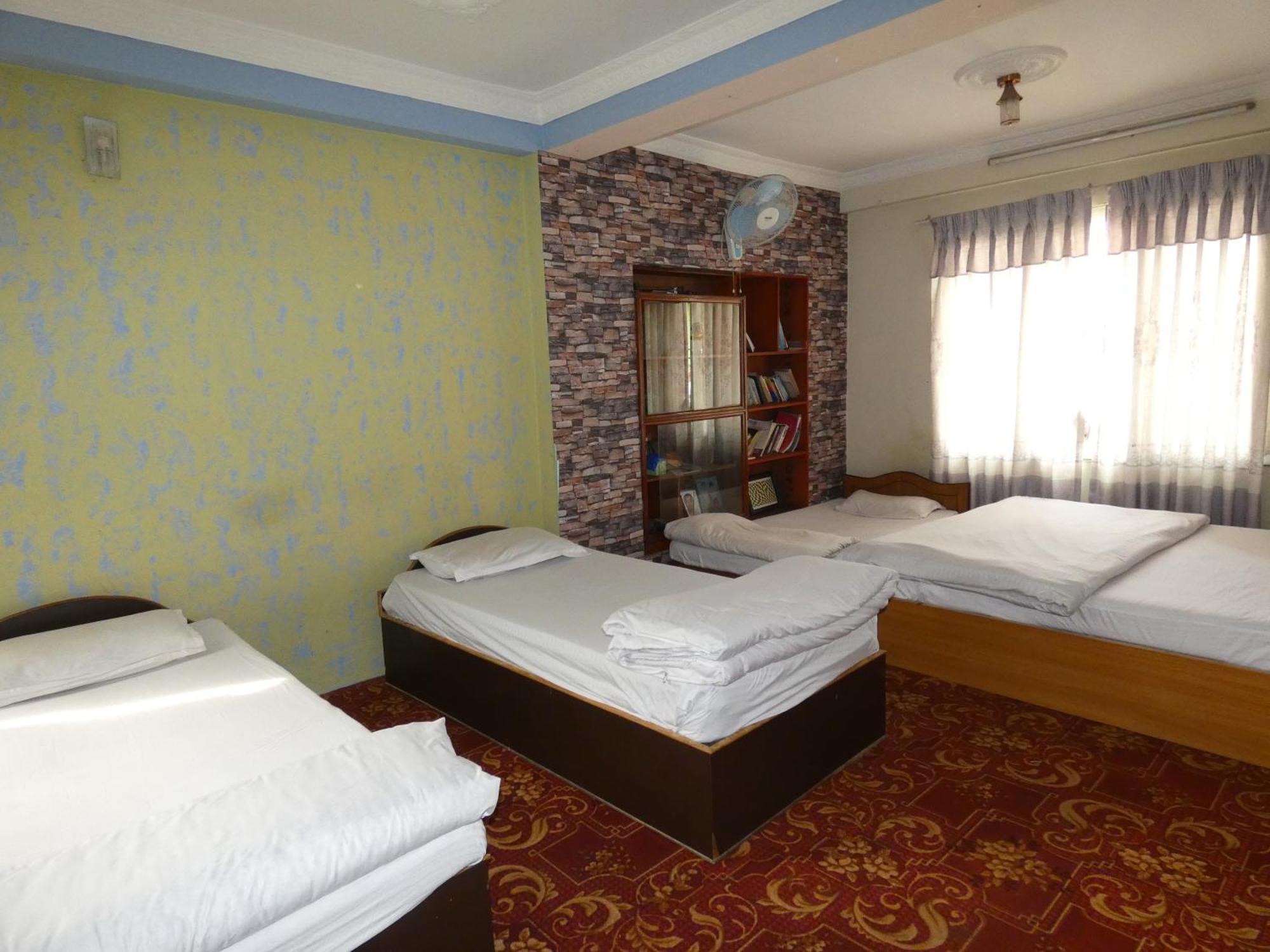 Sara'S Backpackers Hotel Kathmandu Exterior photo