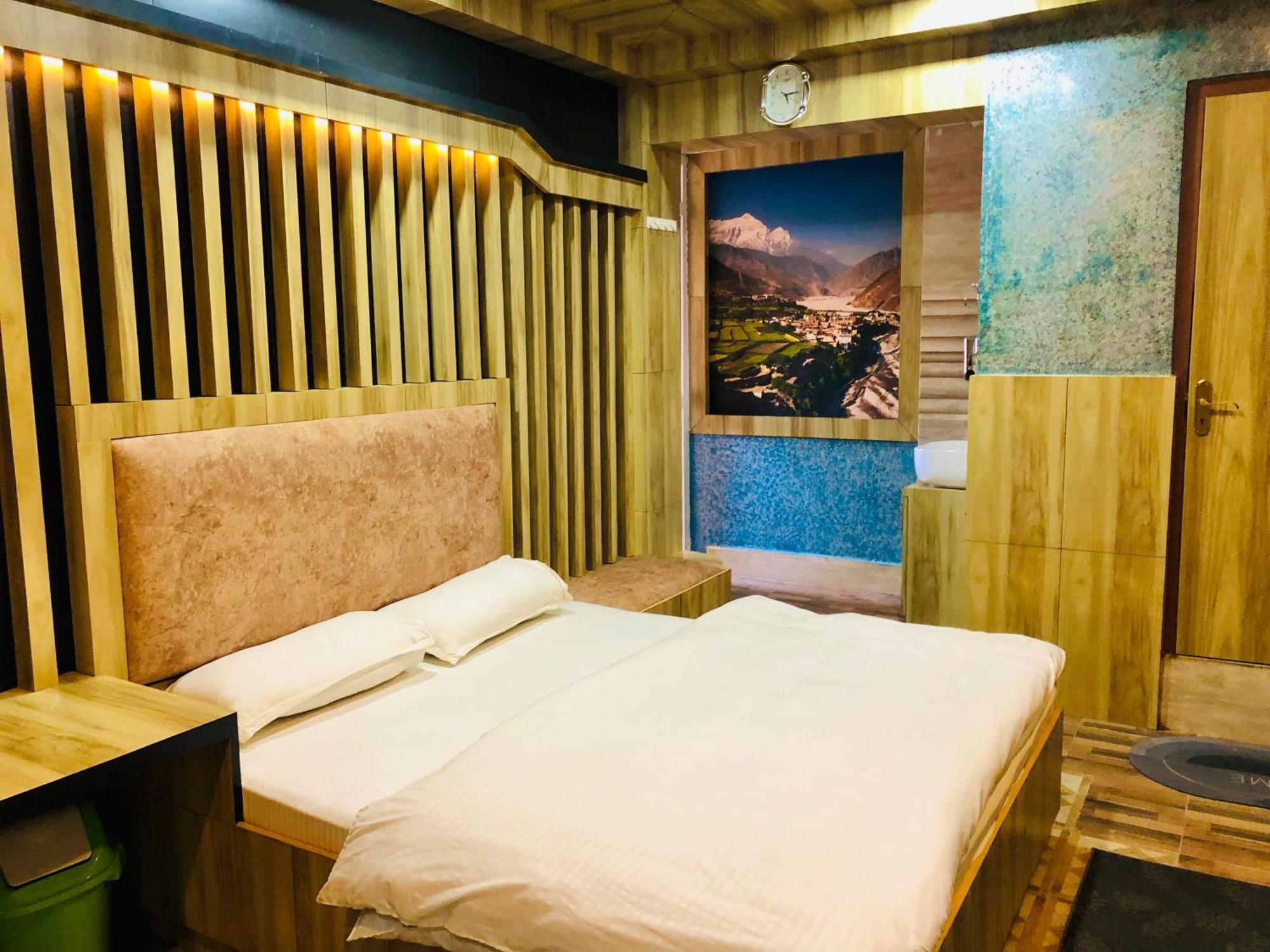 Sara'S Backpackers Hotel Kathmandu Exterior photo
